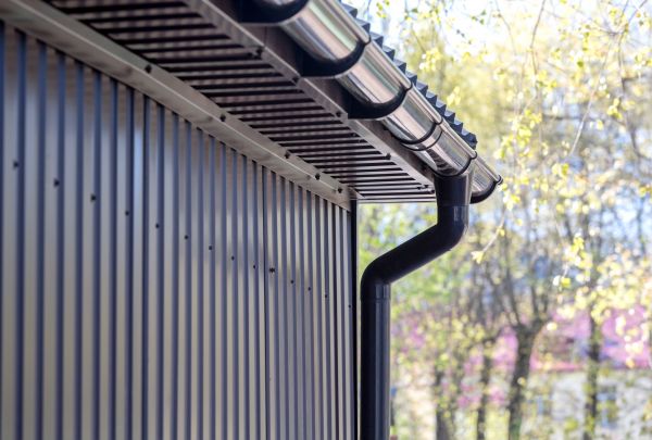 Sheet Metal Siding Repair in Overland Park