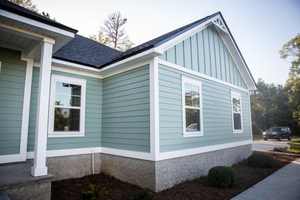 Board Siding Repair in Overland Park