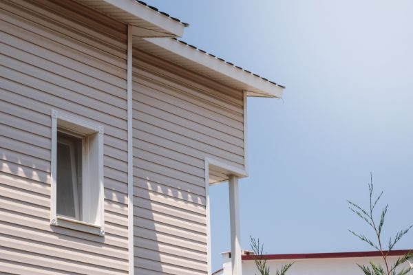 Cost of Vinyl Siding Hole Repair in Overland Park